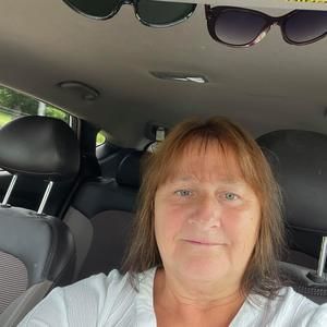 Meet your Posher, Connie